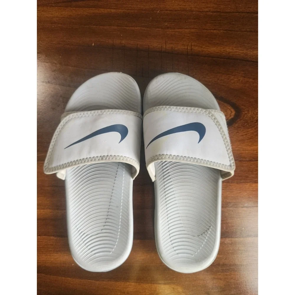 Big Kids' Nike Kawa Adjust Slides Wolf Gray or Cool Grey Kids sz 1. Adjustable